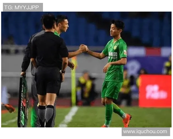 重庆斯威与天津权健激战正酣比赛结果揭晓引发球迷热议